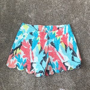 Crown & Ivy coral printed shorts